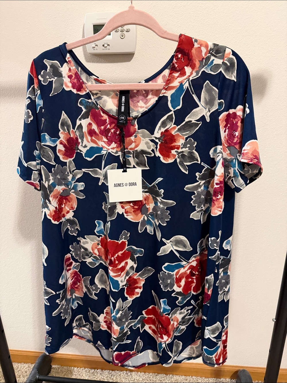 NWT Agnes & Dora XXL Navy Floral Short-Sleeve Women's Top